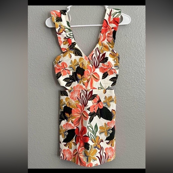 Zara Floral Romper - Picture 2 of 3